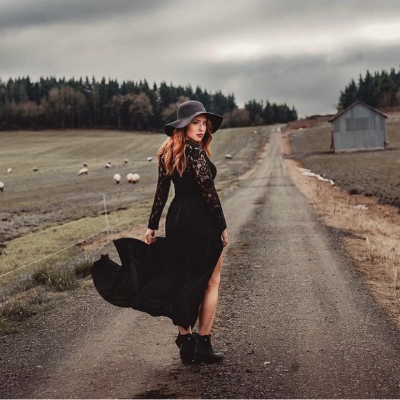 Black Lace Forever 21 Maxi Dress - Picture 7 of 7